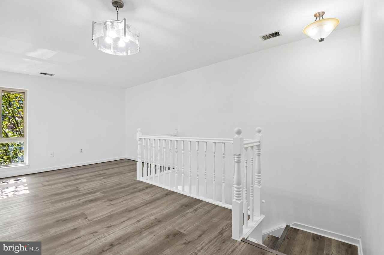 144 W Barre St - Photo 3 of 19