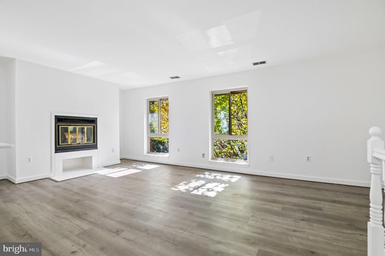 144 W Barre St - Photo 4 of 19