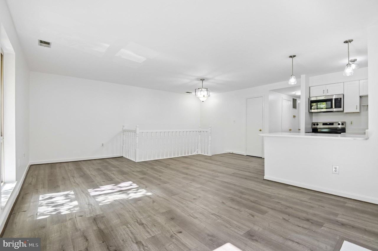 144 W Barre St - Photo 5 of 19