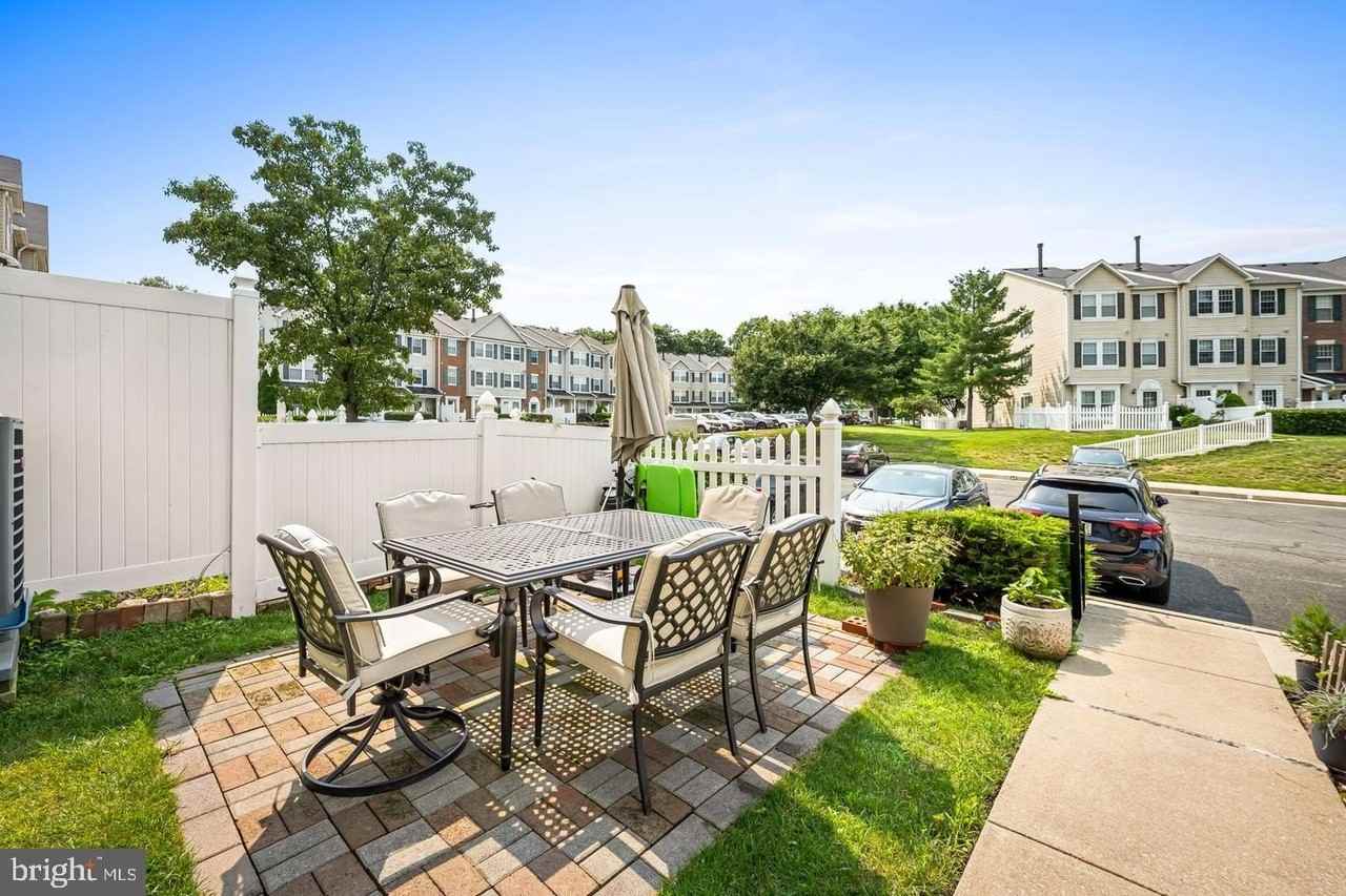 4268 Maple Path Cir #2 - Photo 4 of 28