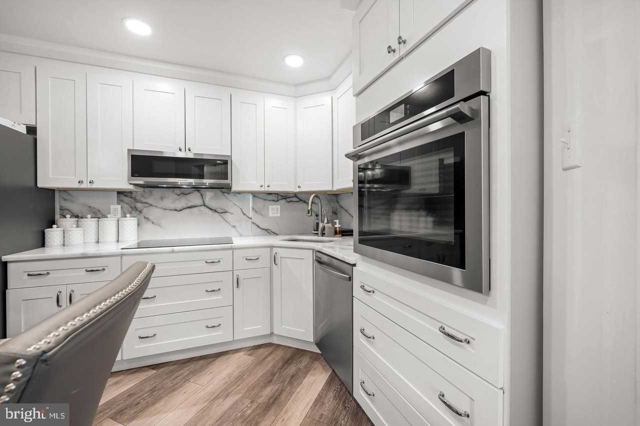 4268 Maple Path Cir #2 - Photo 7 of 28