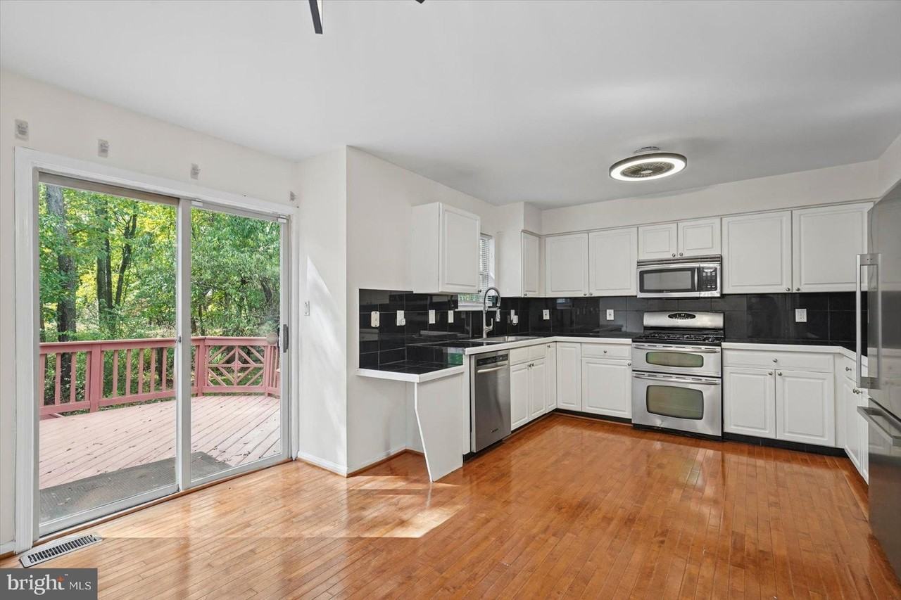 9823 Sherwood Farm Rd - Photo 6 of 50