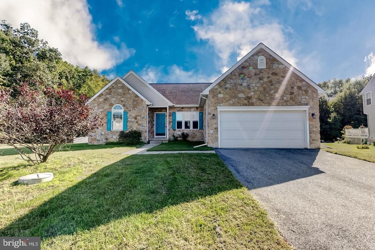1339 Nautical Cir - Photo 2 of 50