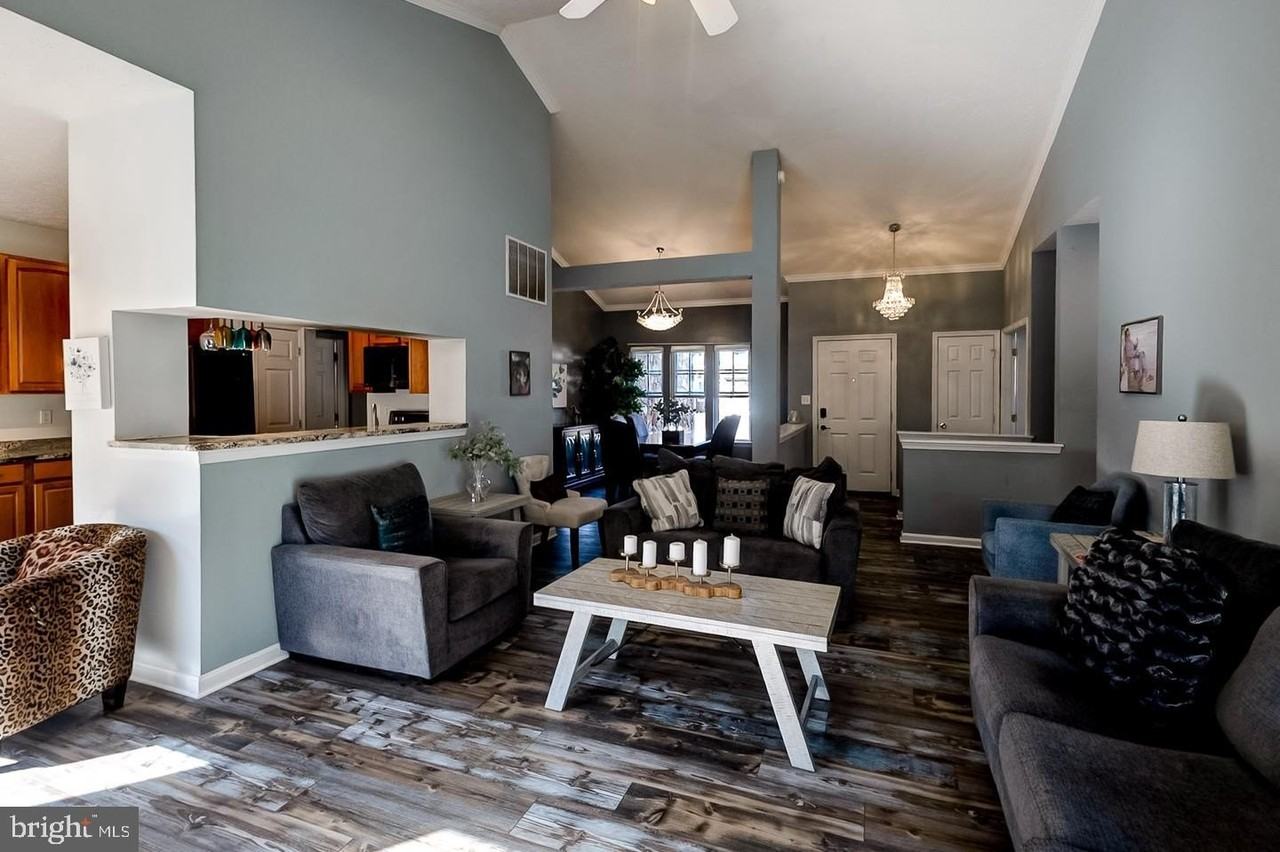 1339 Nautical Cir - Photo 6 of 50