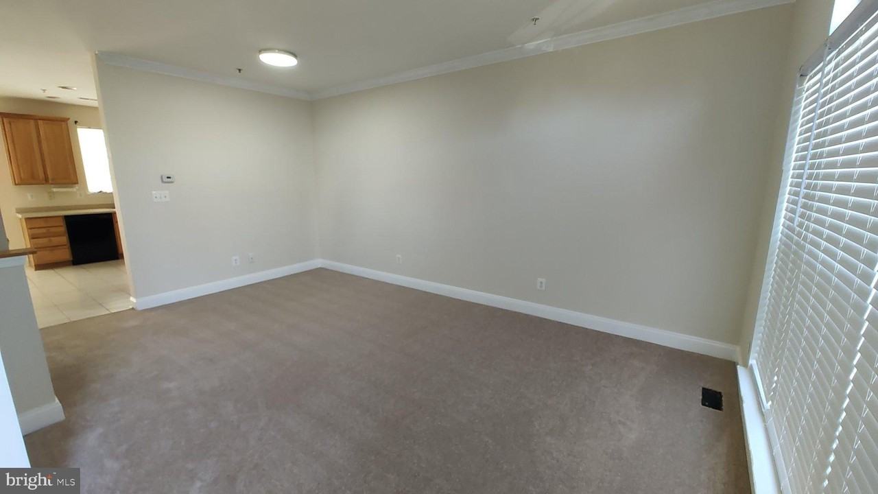 641 Berwick Ct - Photo 3 of 30