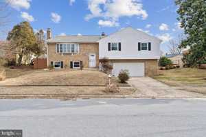 featured image of 12814 Whiteholm Dr