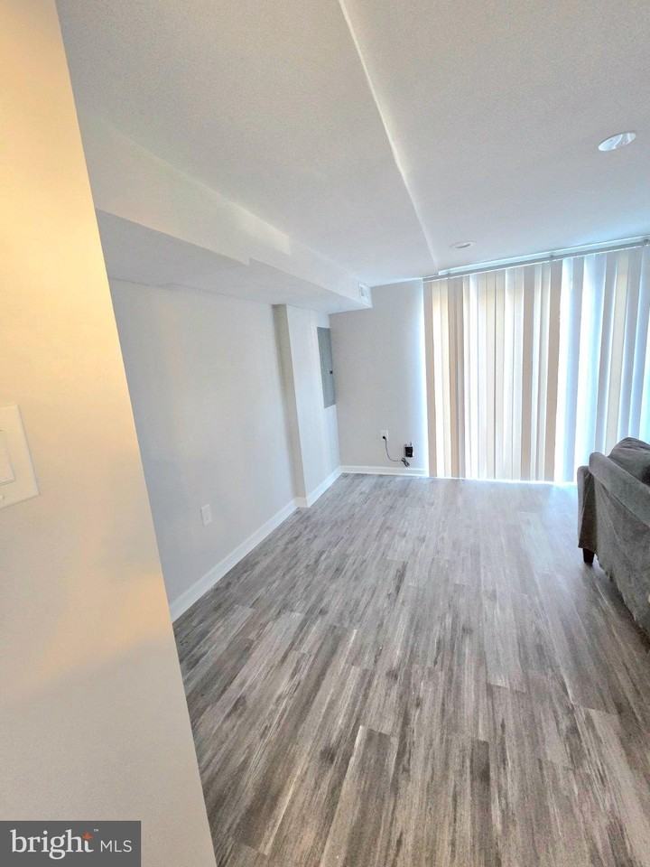 12966 Claxton Dr #3J - Photo 5 of 29
