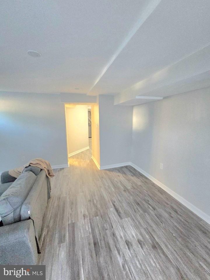 12966 Claxton Dr #3J - Photo 6 of 29