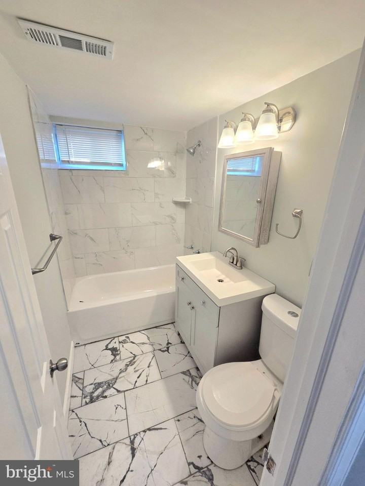 12966 Claxton Dr #3J - Photo 7 of 29