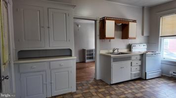 featured image of 787 S Potomac St