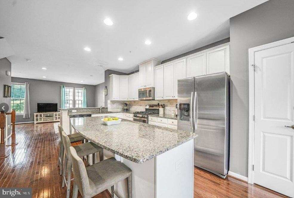 1851 Honeysuckle Ct - Photo 5 of 16