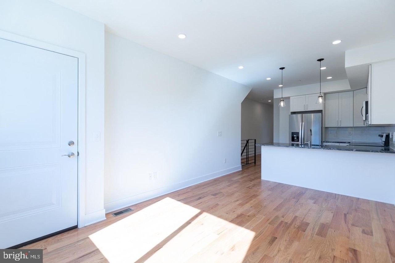 507 W Norris St #1 - Photo 3 of 10