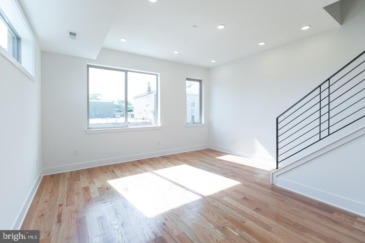 507 W Norris St #1 - Photo 4 of 10