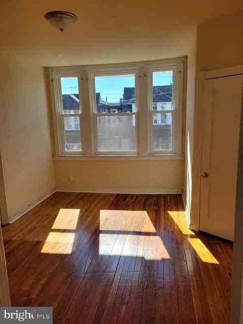 1619 Lewis St - Photo 3 of 6