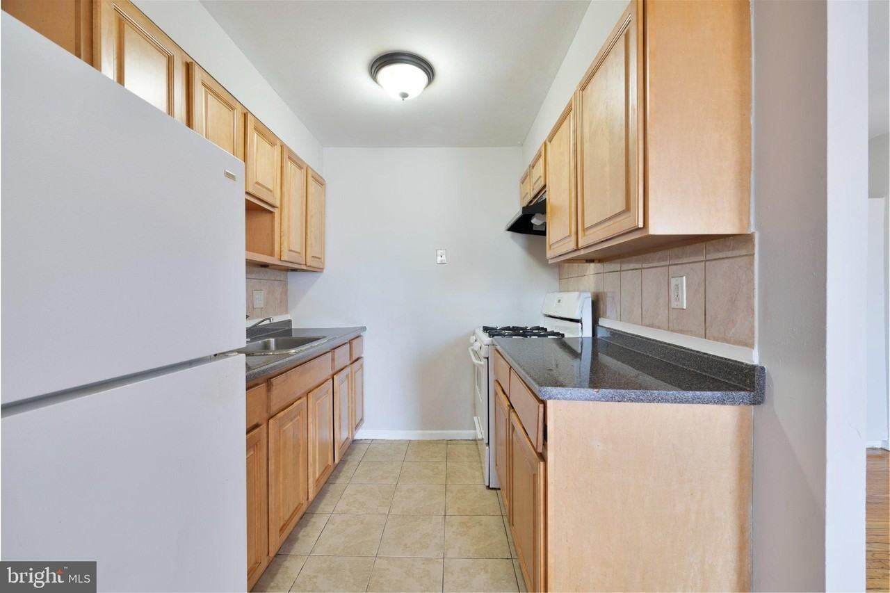 6935 N 15th St #H5 - Photo 3 of 10