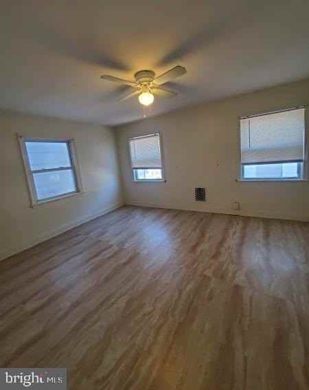 233 Pattison St - Photo 4 of 8