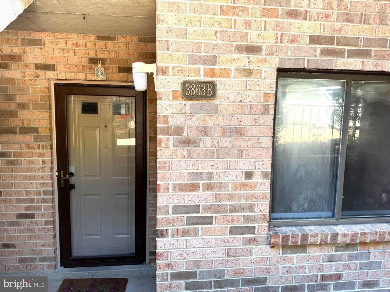 3863 Steppes Ct #B - Photo 3 of 35