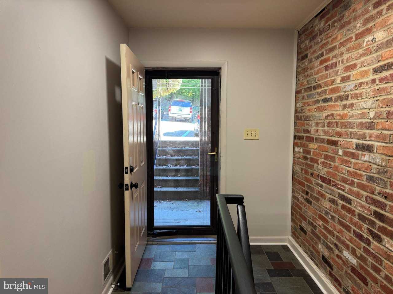 3863 Steppes Ct #B - Photo 5 of 35