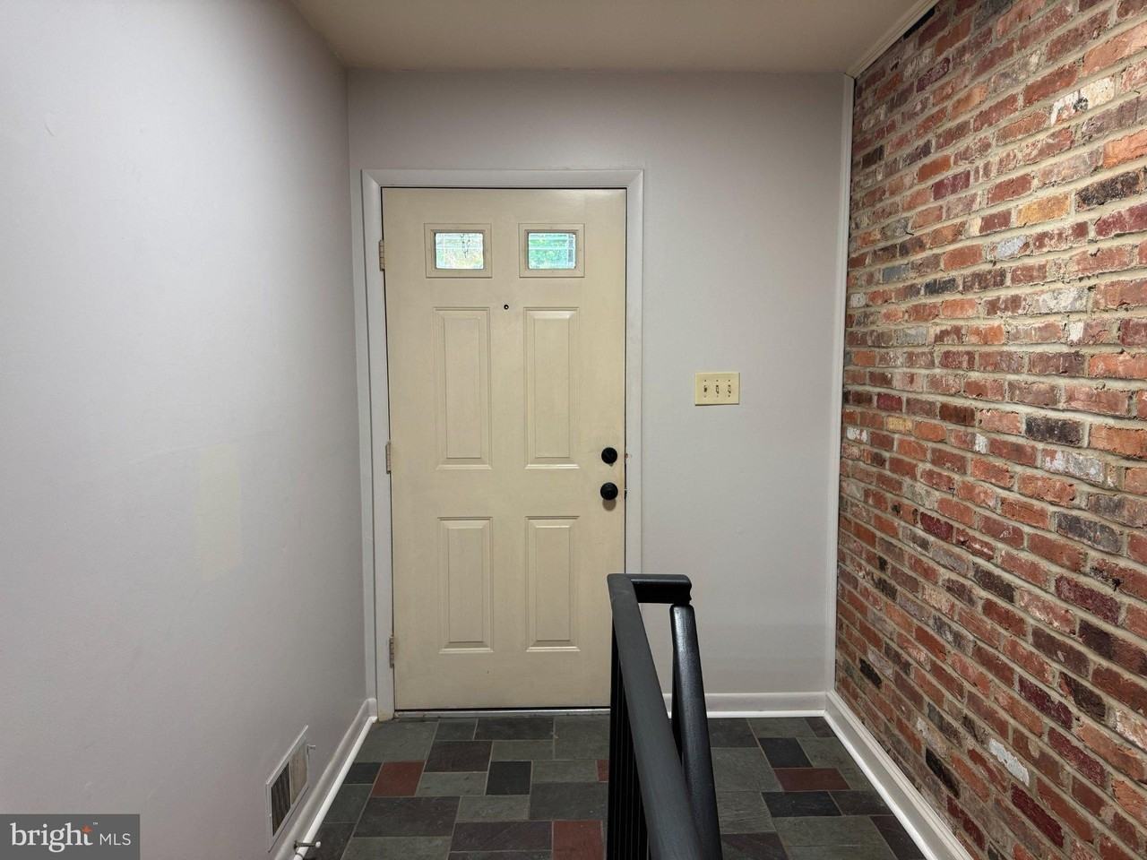 3863 Steppes Ct #B - Photo 6 of 35