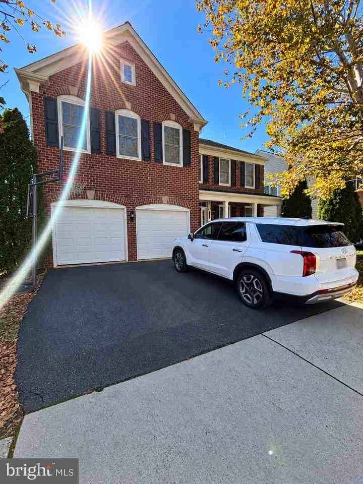 42815 Ravenglass Dr - Photo 2 of 50