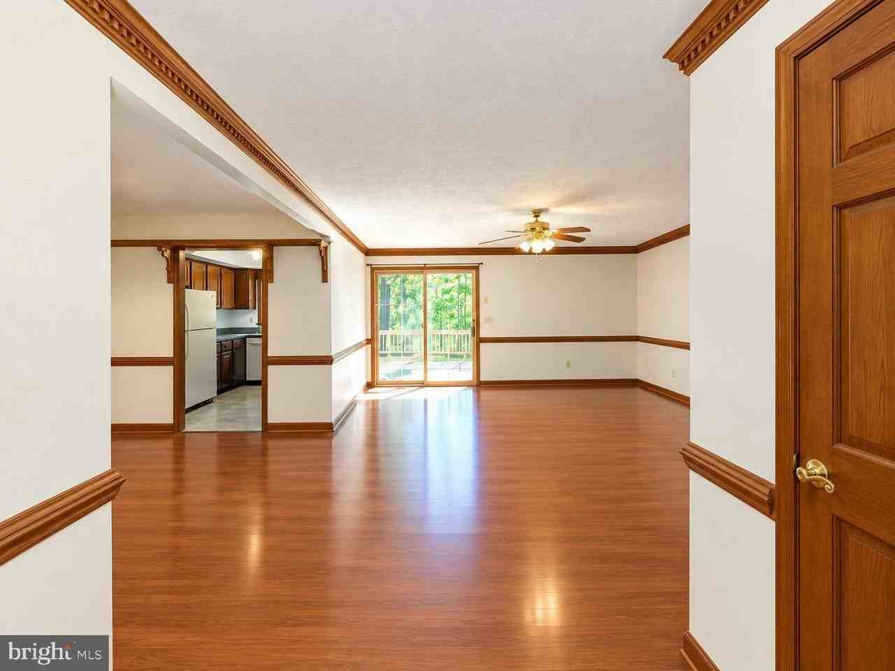 311 Yorktown Blvd - Photo 4 of 26