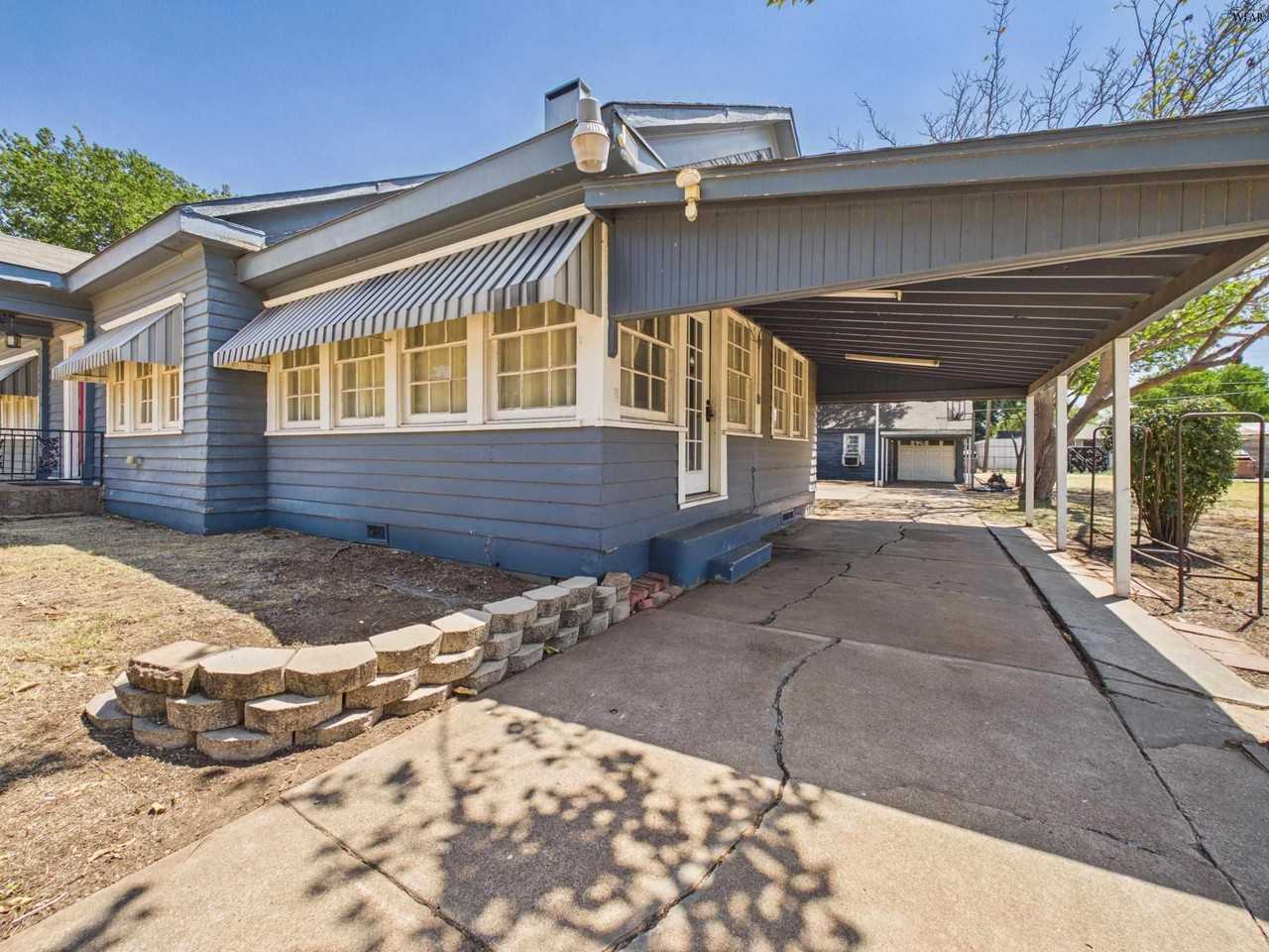 1305 Buchanan St - Photo 4 of 40