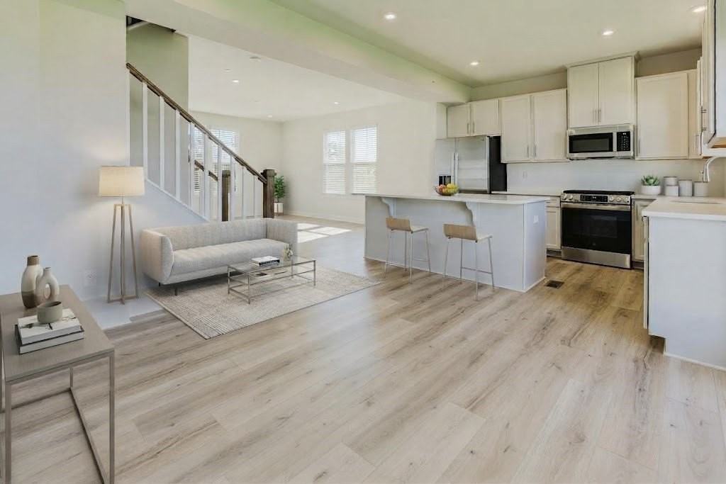 7012 Jones Ln - Photo 2 of 26