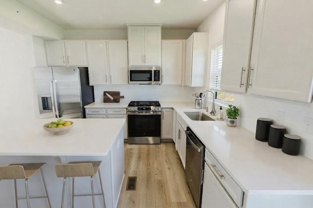 7012 Jones Ln - Photo 3 of 26