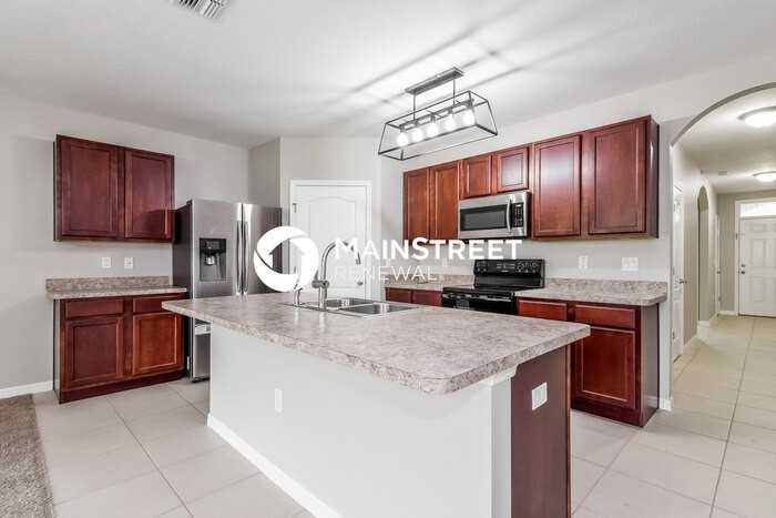 2103 Bo Peep Dr W - Photo 5 of 13