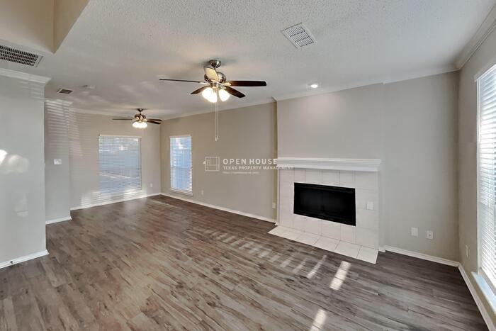 2317 Willowood Ln - Photo 4 of 20