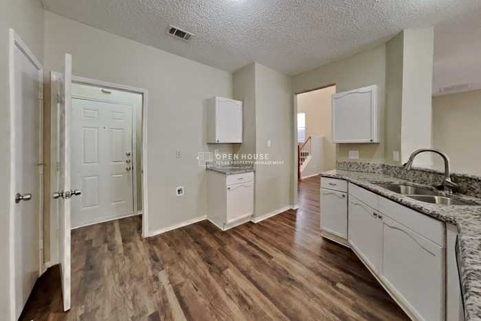 1645 Prescott Cir - Photo 7 of 20
