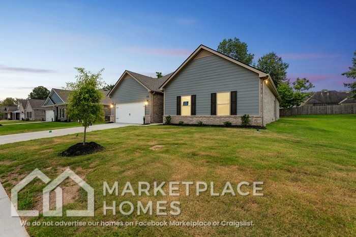 2135 Hyacinth Ln - Photo 2 of 34