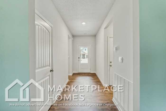 2135 Hyacinth Ln - Photo 6 of 34