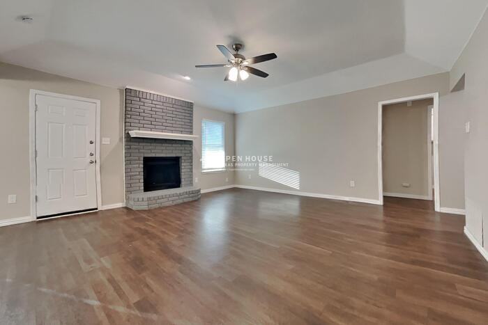 555 Meadowbrook Dr - Photo 4 of 20
