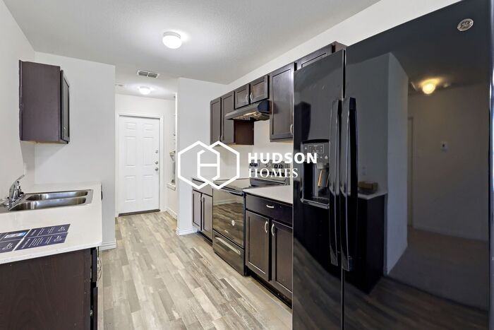2202 Beecha St - Photo 4 of 14