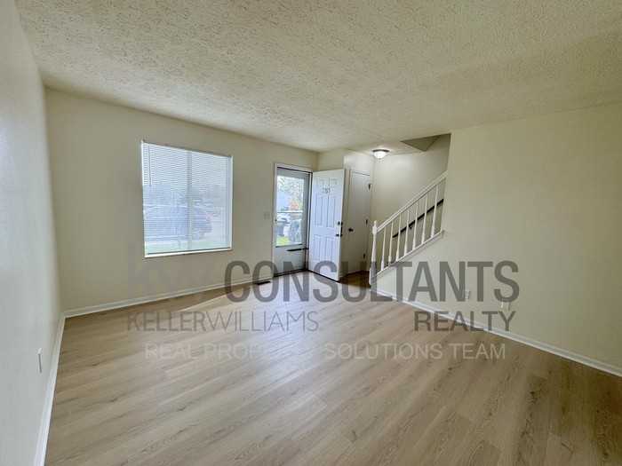 2765 Walden Bluff Ct - Photo 4 of 23
