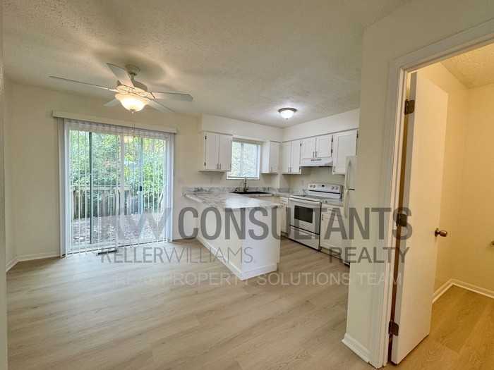 2765 Walden Bluff Ct - Photo 5 of 23
