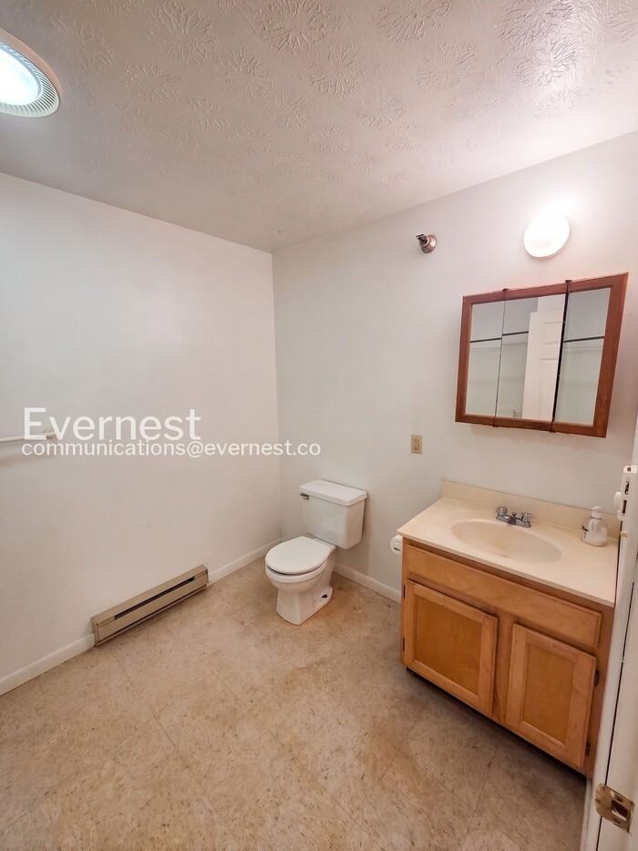 187 Glenn St #3C - Photo 5 of 10