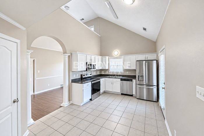 8639 Valmont Cir - Photo 6 of 20