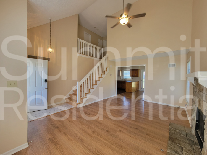 6642 W 152nd St - Photo 5 of 38