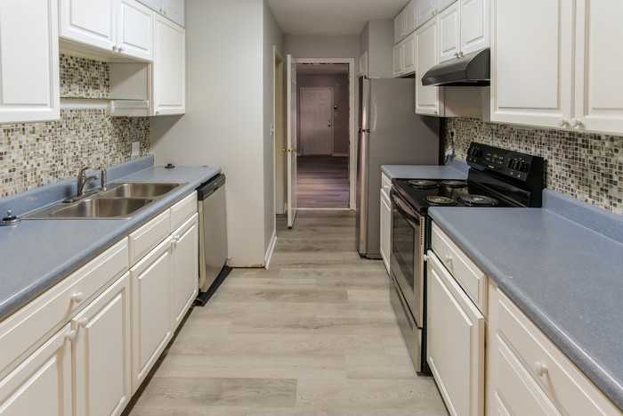 167 Cheshire Ct - Photo 4 of 10