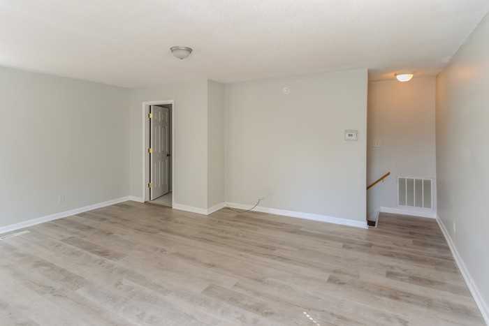 167 Cheshire Ct - Photo 6 of 10