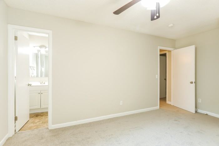 5696 Desoto Dr - Photo 7 of 12