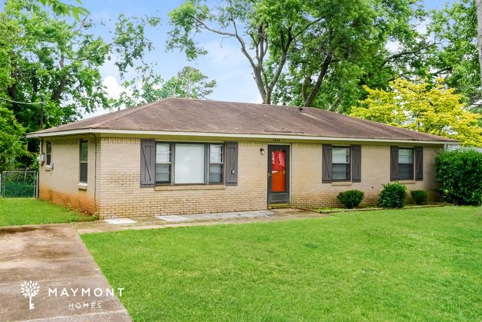 2403 Yorkshire Cir Sw - Photo 4 of 11
