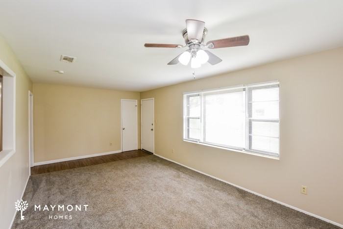 2403 Yorkshire Cir Sw - Photo 5 of 11
