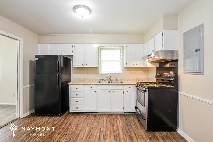2403 Yorkshire Cir Sw - Photo 6 of 11