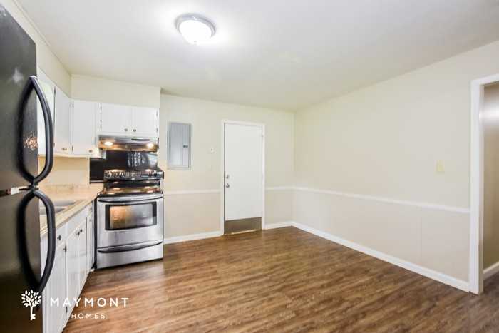 2403 Yorkshire Cir Sw - Photo 7 of 11