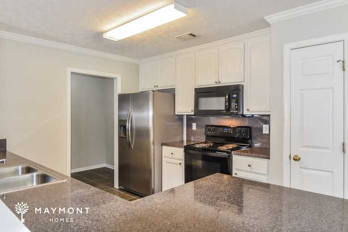 8325 Dison Dr - Photo 5 of 12