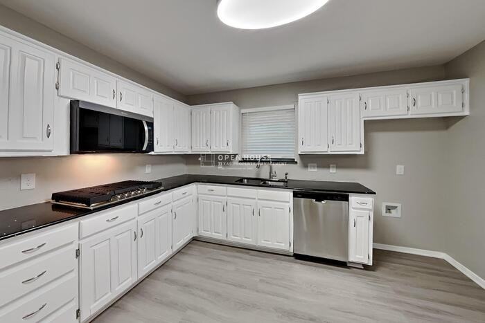 5711 Trails Edge Ct - Photo 6 of 21