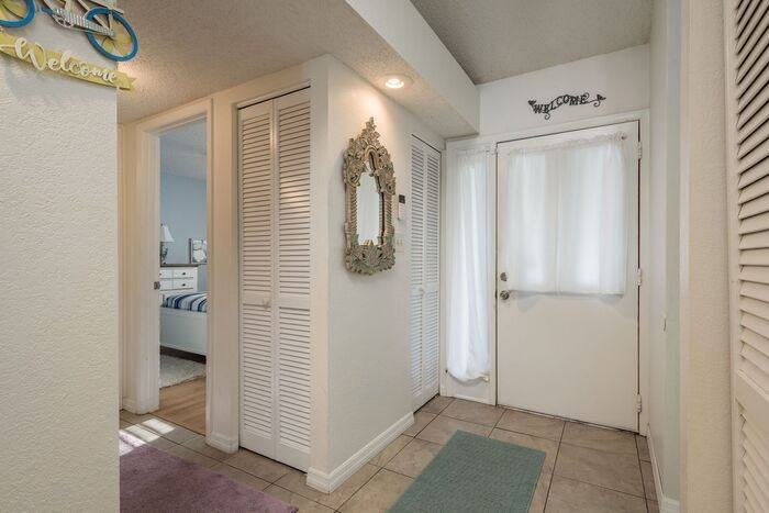 102 Anclote Rd - Photo 4 of 32